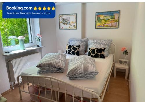 Gemutliche Ferienwohnung nahe Schloss Benrath & Rhein Dusseldorf Urdenbach, Dusseldorf