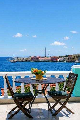 Roulas Apartments - Halki