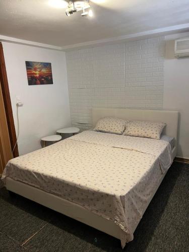 Studio Δωμάτιο, Érétrie