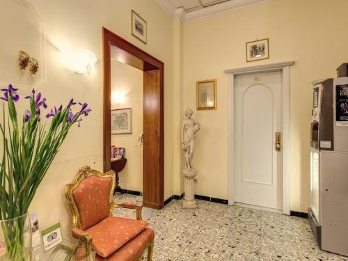 Entrance, Hotel Labelle in Colosseum and Foro Romano