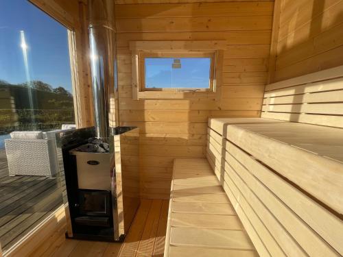 Sauna, "The Studio" Contemporary studio with organic swimming pool in Skelsmergh