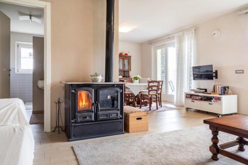 Iekārtas, Country house with a spectacular view, 10 km away from Canelli in Loazzolo