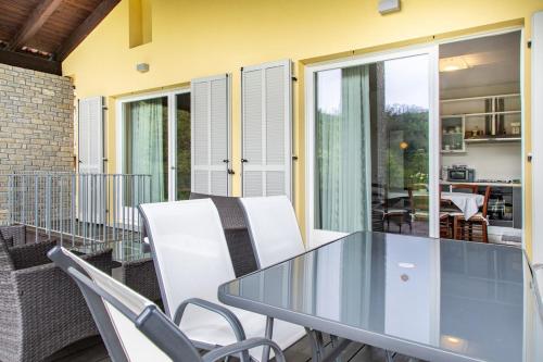 Balkons/terase, Country house with a spectacular view, 10 km away from Canelli in Loazzolo