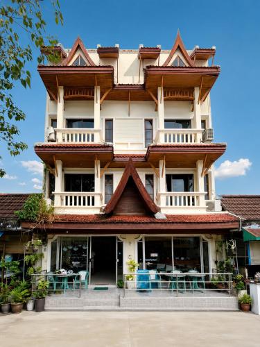 Holiday House Kata & Karon Phuket Hotel - Phuket