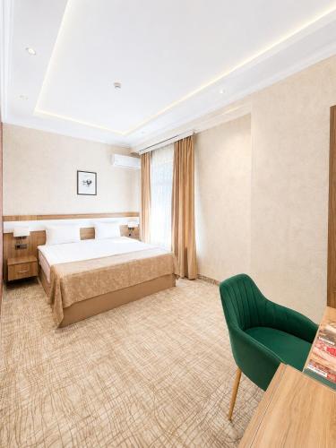 LakeSide Hotel & Spa in Nohurqishlaq