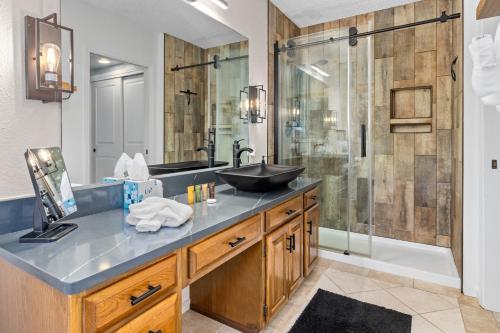 Destiny Family Vacation Home At Windcliff Home - image 21