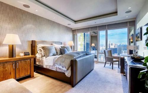Two Bedroom Corner Residence with Panoramic Views - image 3