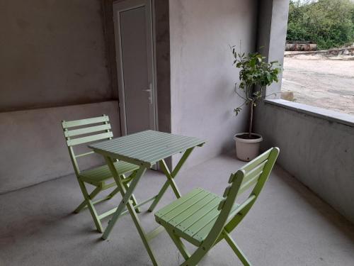 Facilities, Le lit de la SEINE in Saint-Seine-l'Abbaye