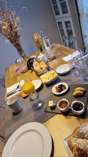La Parenthese by CHERDECOUVERTE in Sambin