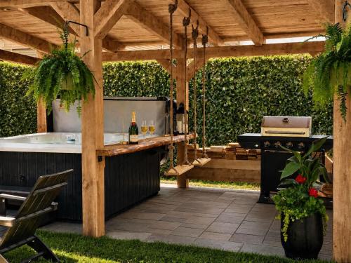 Charming Retreat in Eastman Spa Ski & Hiking
