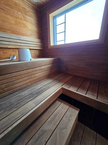 Sauna, Lakeside villa HuviLa Kumpu in Vikajarvi