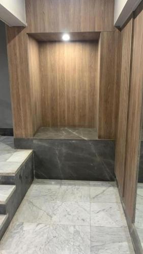 Cosmopolitan Living - image 2