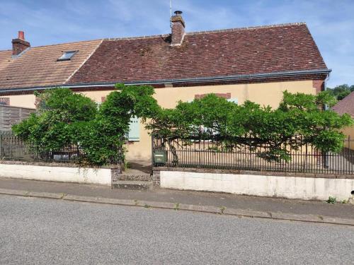 Gîte des fraisiers (Gite des fraisiers) in Vicheres ciems
