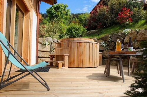 Chalet de Capucine avec jacuzzi et magnifique vue