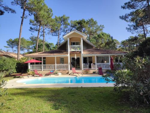 Villa EVA Lacanau Golf&Ocean - 8pers-Piscine privée au sel et chauffée!