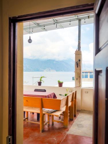 Balcony/terrace, Casa Argentina in San Juan La Laguna