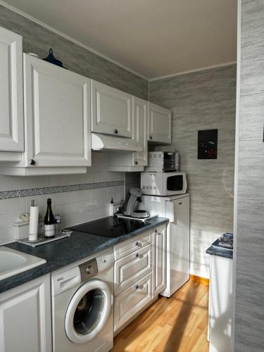 Studio bord de mer au pied de la plage in Langrune-Sur-Mer