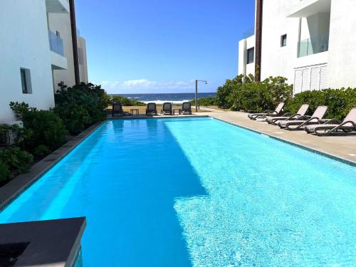 Eastern Blue Beachfront Apartment in 福萊-昂-福萊
