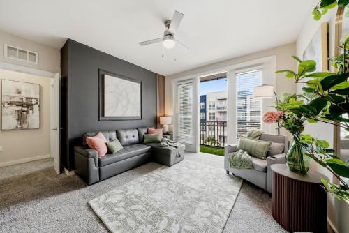 Modern 2BR w Pool Pet-Friendly Unit #22