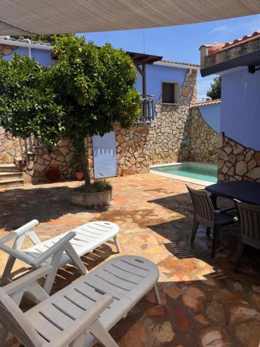 La Casa del Pueblo con piscina y barbacoa gîte à louer Cordobilla de Lácara
