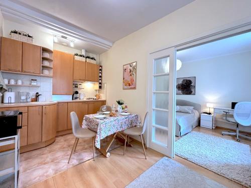 Elegant and bright flat in a quiet area, Riga (foto 4)