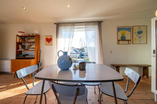 Charming chalet on the Vinkeveense Plassen in De Ronde Venen
