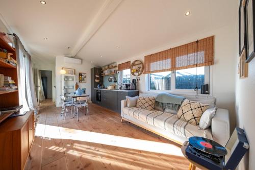 Charming chalet on the Vinkeveense Plassen in De Ronde Venen