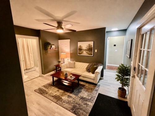 Modern 2BR Near CMMC and downtown in Auburn (Maine)