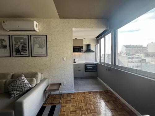 Luminoso y confortable apartamento en el corazón de la ciudad — other in Río Branco 1359/907, Montevideo Uruguay, 11100