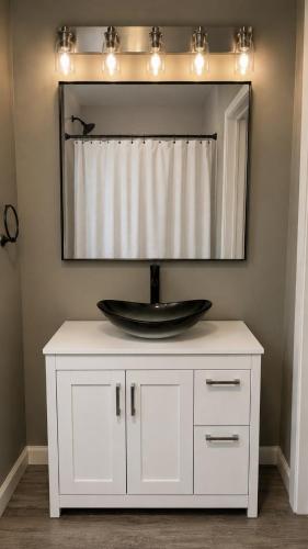 Modern 2BR Near CMMC and downtown in Auburn (Maine)