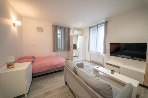 Modern studio 5 min from Vénissieux train station - Location saisonnière - Vénissieux