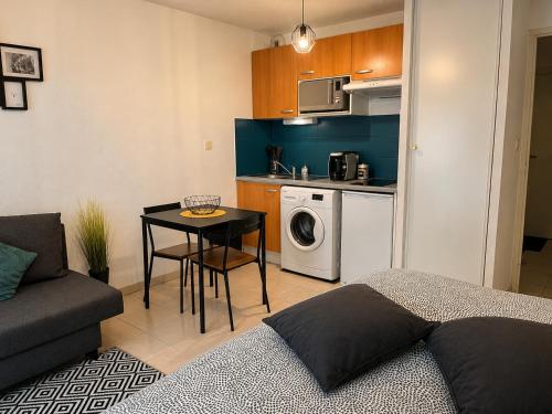 Petit cocon cosy avec terrasse & parking privé (Petit cocon cosy avec terrasse & parking prive) in Montrejeau