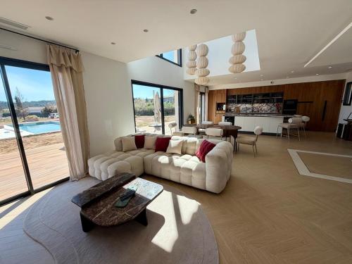 Exceptional villa Pool and Jacuzzi Close to Lake - Location, gîte - Callian