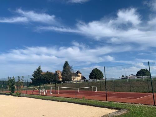 Périgord 3étoiles 12-16 personnes Piscine -Tennis – khách sạn tại Belves