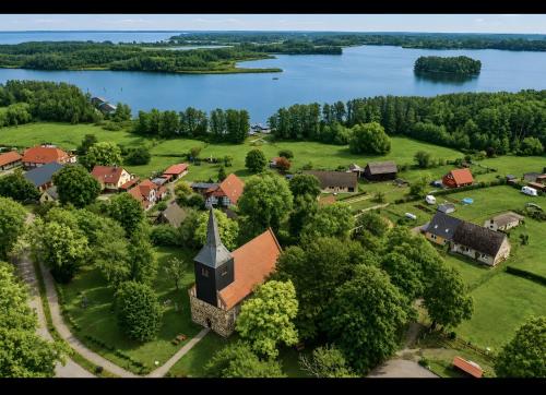 Viesnīcas āriene, Ferienwohnung An Der Dorfkirche in Vipperow