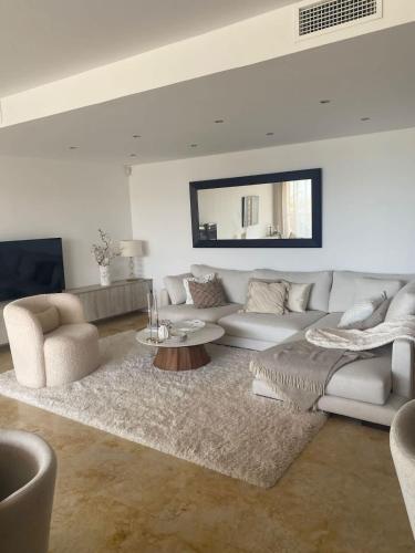 3 Bed Lux Lomas de Los Monteros – khách sạn tại Urb. Lomas Marbella