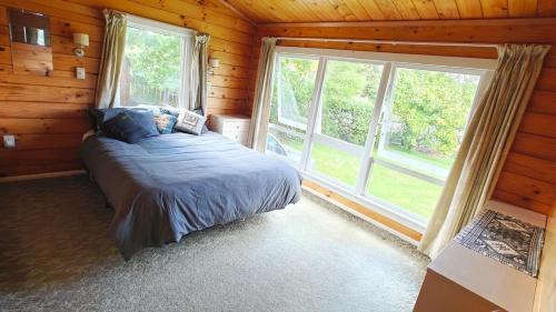 Adventure Base Ōwhango, Sleeps 8, Quiet & Cosy (Adventure Base Owhango, Sleeps 8, Quiet & Cosy) in Owhango