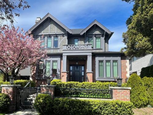 Charming Suite in South Granville Vancouver – khách sạn tại Marpole