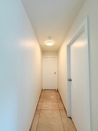 Facilities, 2BR Home with Free Parking-5mins walk to Linden station in Porirua