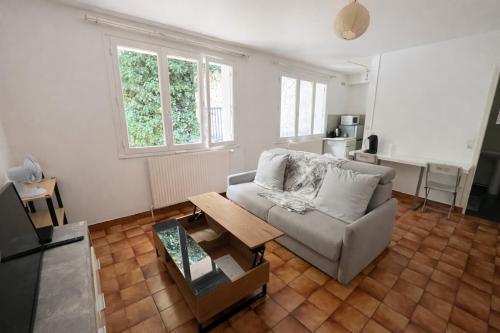 Cozy and modern stay in the heart of Pontoise in Понтуаз