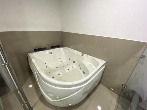 Hot tub, Hotel Perla Azul Girardot in Girardot