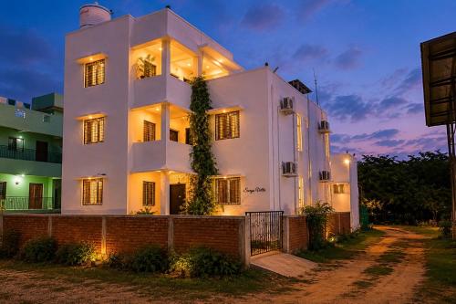 Surya Villa Guesthouse - Aroma Gardens