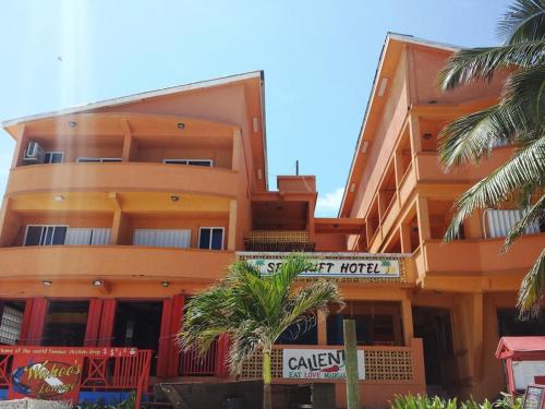 Hotel Spindrift & Golf Cart Rental in Амбергріс Кей