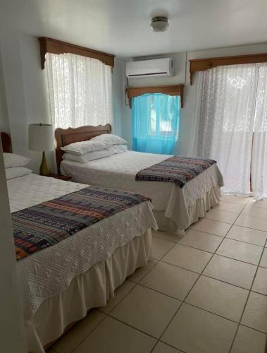 Hotel Spindrift & Golf Cart Rental in Амбергріс Кей