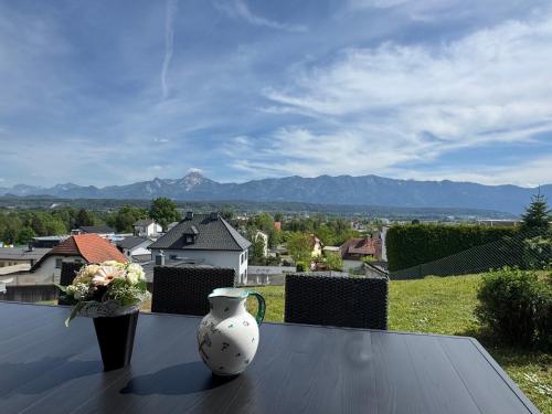 Panorama-Retreat am Waldrand nahe Seen und Bergen – khách sạn tại Kumitz