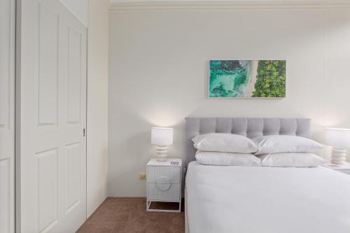 Bright 2-Bed Retreat Near Darling Harbour - image 7