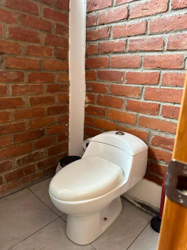 Céntrico con cocina parqueadero e internet (Centrico con cocina parqueadero e internet) in Banos de Agua Santa