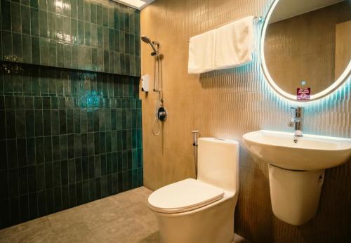 room detail thumbnail 2