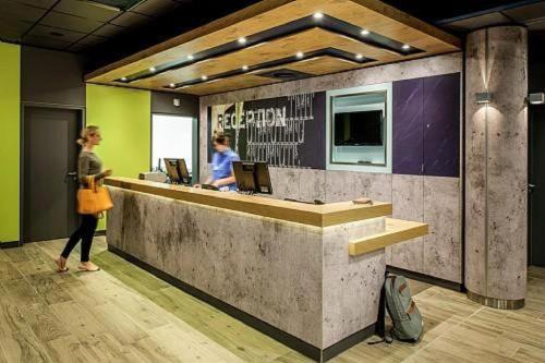 Lobby, ibis budget Bordeaux Centre Bastide near Pont De Pierre
