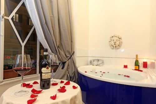 Liberty Rome Suites Room Type - Suite with Spa Bath